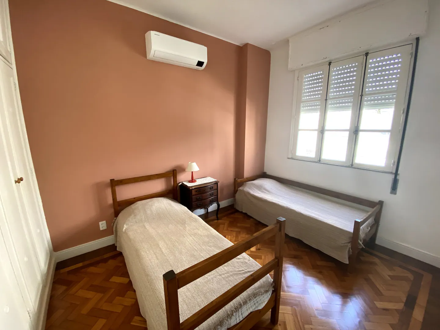 AirBnB accomodations: bed room